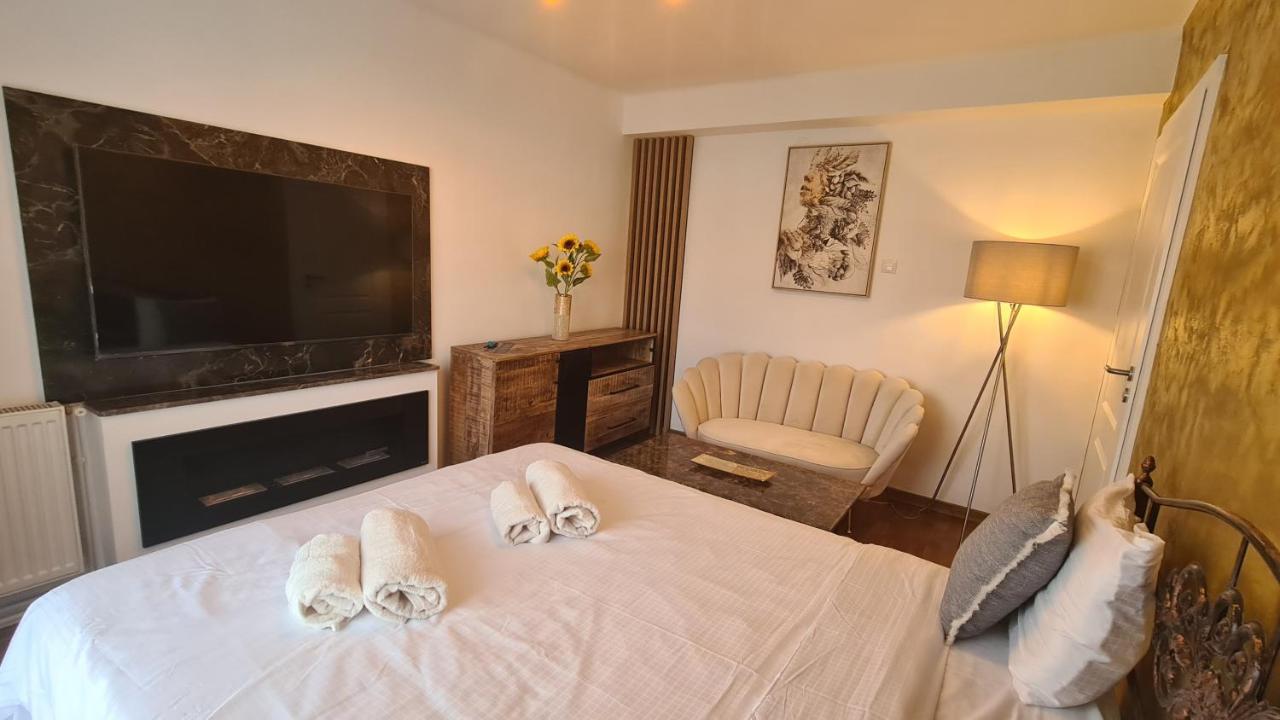 קלוז'-נאפוקה Main Square 5 Star Luxury Apartment With View מראה חיצוני תמונה